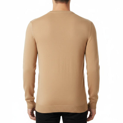 بلوفر كلاسيكي برقبة دائرية