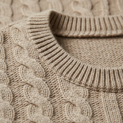 بلوفر كلاسيكي برقبة دائرية